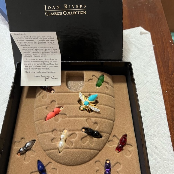 Joan Rivers Classics Collection Vintage 1990 NIOB statement Bee Brooch NWT - Picture 1 of 11